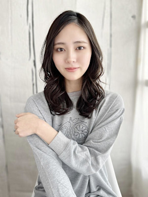 ダークカラーの韓国風ヨシンモリスタイル