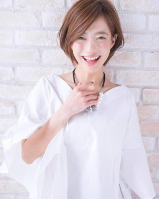 神戸ショートボブ・40代ショートボブ・神戸オブ・くせ毛ボブ