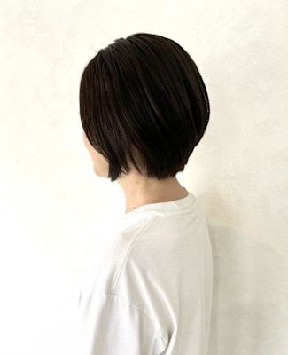 大人前下がりショートボブ・オリーブカラー