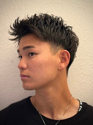 束感ましましショートアップバング