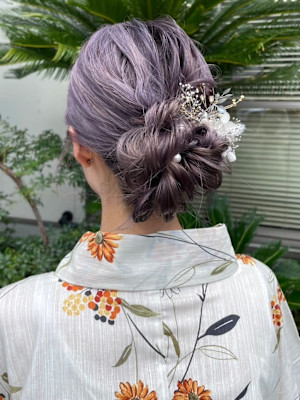 お花シニヨン　ゆるめアレンジ　浴衣ヘアセット　アップスタイル