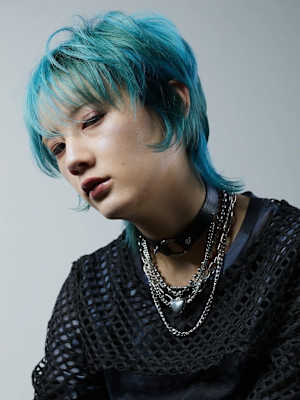 【pignon】ハイトーンウルフボブ　レイヤーカット　ブルー