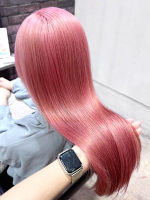 高発色ピンク　ツヤ髪　ハイトーン　ダブルカラー　髪質改善
