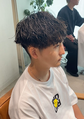 緩めの波巻きパーマ