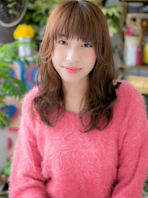 ヌーディカラー＆斜めバングの小顔セミロング　ことりベージュ