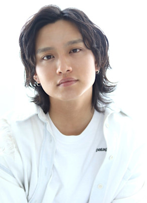 20代30代40代アップバングミディアムメンズウルフ