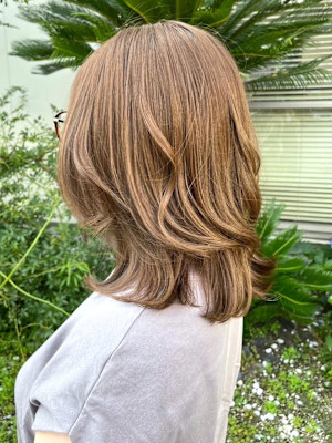 ミディアムレイヤー　ハイトーン　ミルクティーベージュ　