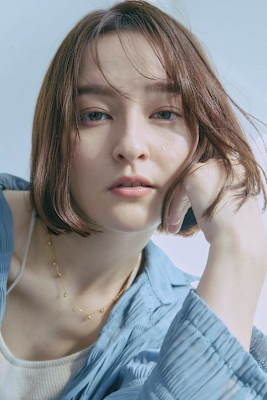 ナチュラルボブ　ショコラアッシュ　グレージュカラー　前髪