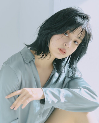 大人　ツヤ髪　外ハネボブ　ヘルシースタイル　斜めバング　前髪