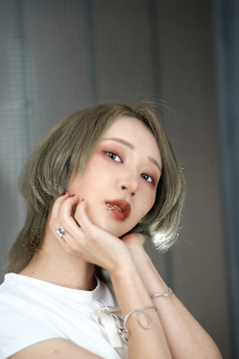 Mystic Harmony ブリーチ＆縮毛矯正＋オンカラー