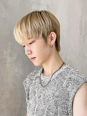 マッシュ短髪グレージュカラー_ba483741