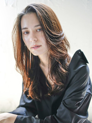 レイヤーカットロンググレーベージュ_9608