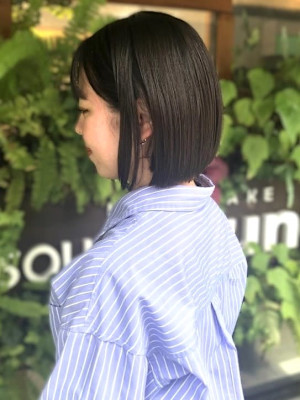 ミニボブ　切りっぱなしボブ　グレージュカラー　20代30代