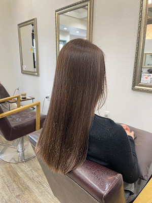 オリーブグレージュ