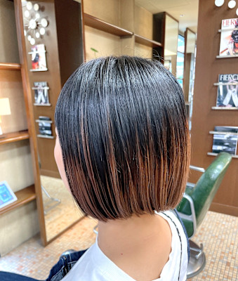 バレイヤージュ切りっぱなしボブ