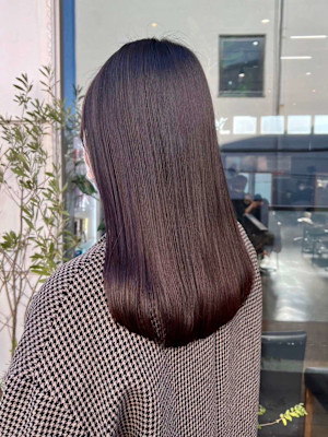 乾かすだけで決まる艶髪ナチュラルストレートヘア