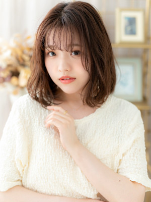 ショコラベージュ抜け感ヘアエアリーミディ　ヘルシースタイル