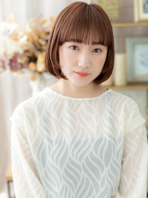 ツヤ髪ミルクティーピンク切りっぱなしボブ　ニュアンスカラー