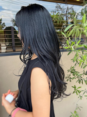 ネイビーカラー