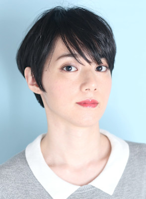 黒髪40代50代小顔美髪シアーカラーカールショート