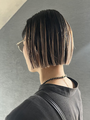 切りっぱなしボブ　ヘイリーボブ　タッセルボブ