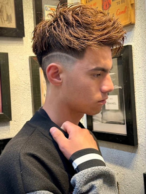 バーバースタイルショートアップバング