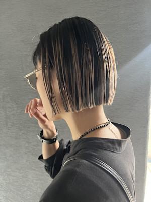 切りっぱなしボブ　ヘイリーボブ　タッセルボブ