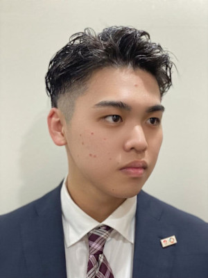 ビジネスマンツーブロック＋ビジネスパーマ