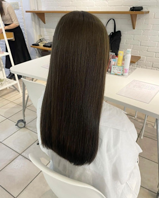 オリーブベージュ