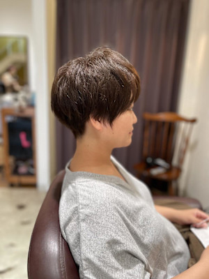 癖毛を活かした丸みショート
