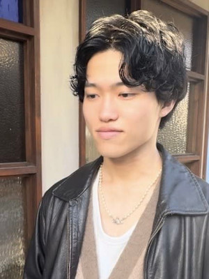 センター分けメンズニュアンスパーマ