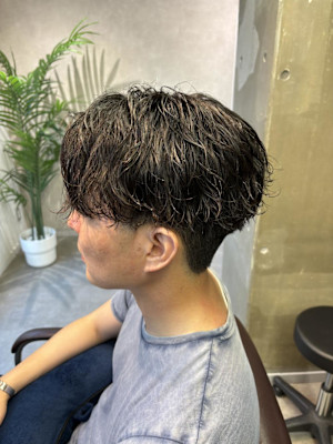 miu&宇都宮良太　センターパート×メンズパーマ