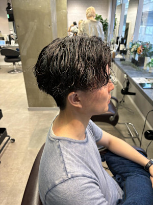 miu&宇都宮良太　センターパート×メンズパーマ