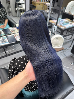 ブルーブラック　ブルー感強め　ブリーチカラー