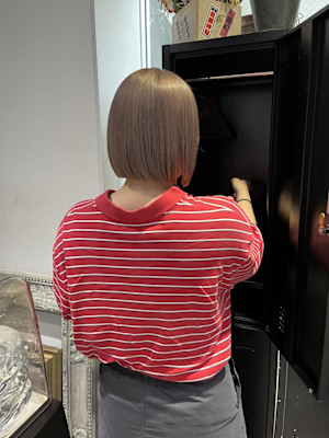 切りっぱなしボブ　ヘイリーボブ　タッセルボブ