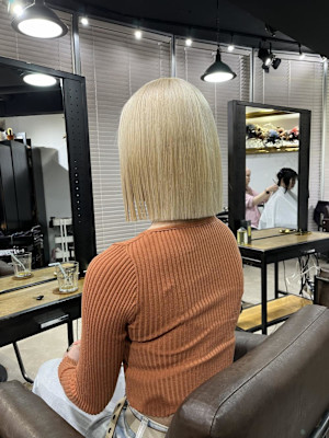 切りっぱなしボブ　ヘイリーボブ　タッセルボブ