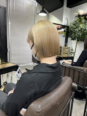 切りっぱなしボブ　ヘイリーボブ　タッセルボブ