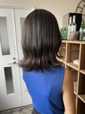 オリーブグレージュ