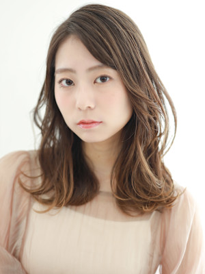 ミディアムレイヤー ニュアンスカラー