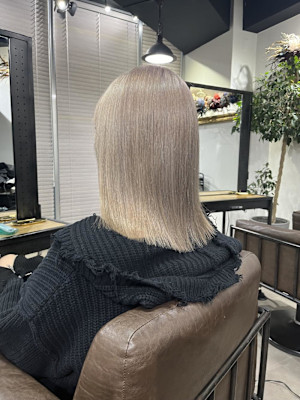 切りっぱなしボブ　ヘイリーボブ　タッセルボブ