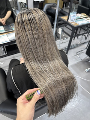 バレイヤージュ　デザインカラー　ハイトーン