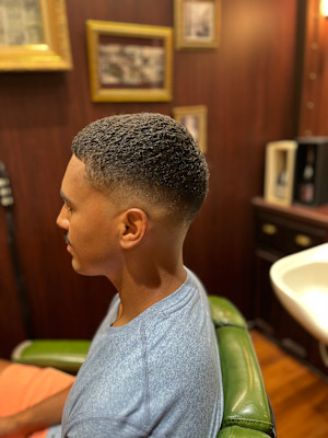 メンズショートベリーショートフェードクロップボウズアイロン