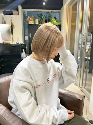 切りっぱなしボブ　ヘイリーボブ　タッセルボブ