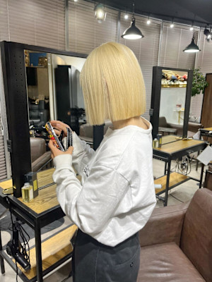 切りっぱなしボブ　ヘイリーボブ　タッセルボブ