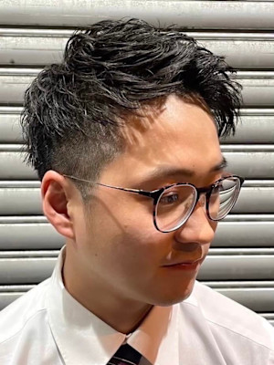 夏にぴったり！ショートアップバング