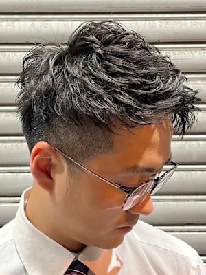 夏にぴったり！ショートアップバング