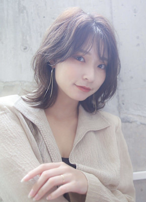 外ハネミディアム×透明感カラー　前髪