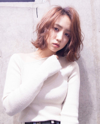 ピンクブラウン　カール　切りっぱなしボブ　美髪