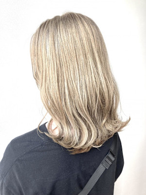 黒髪/グレーベージュ/レイヤーロング/前髪パーマ