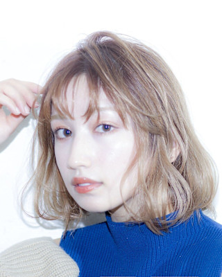 甘辛ミックスで攻める ショートボブ　ダブルカラー　前髪